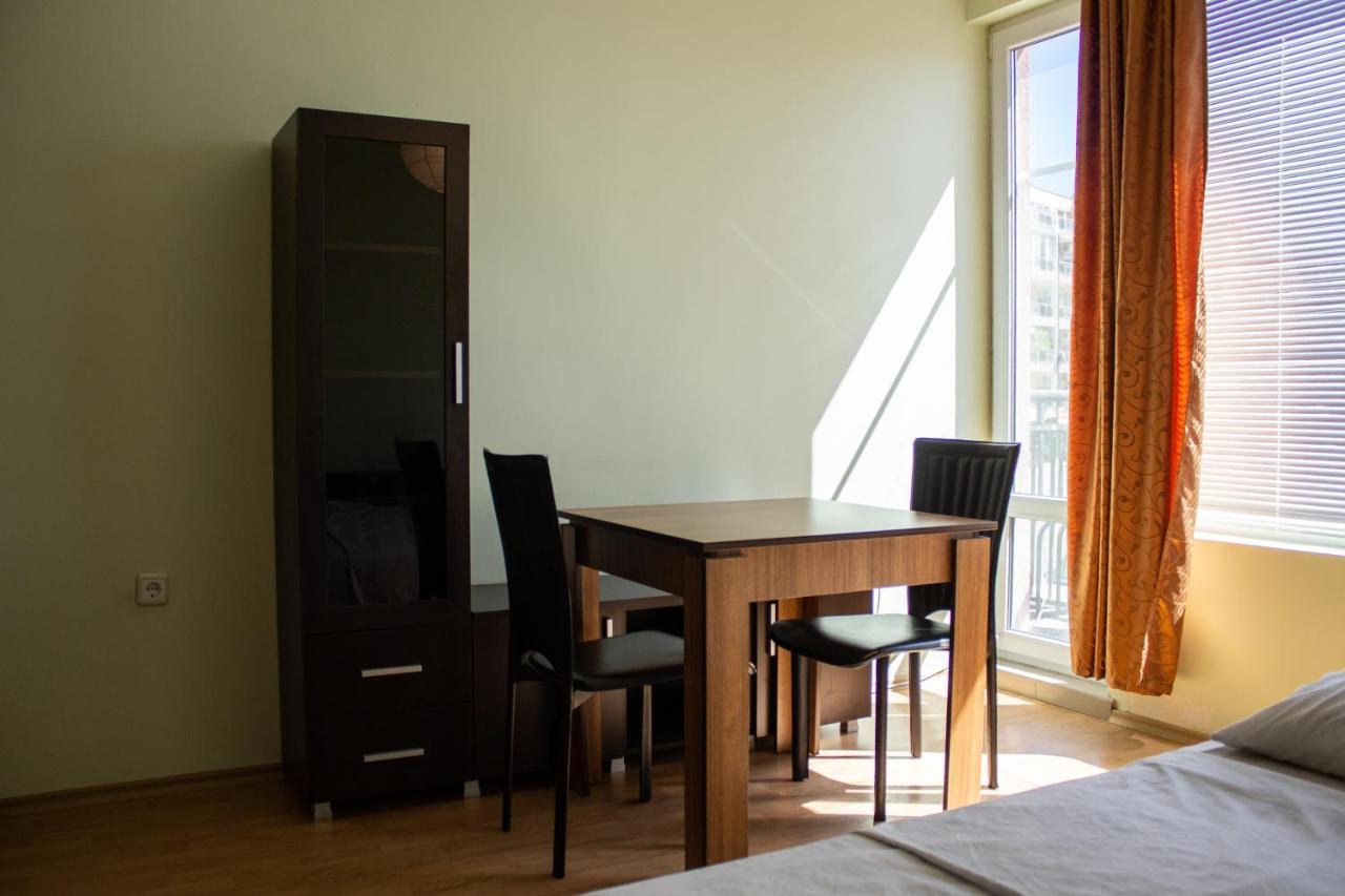 Central Couch Studio Pomorie Kültér fotó